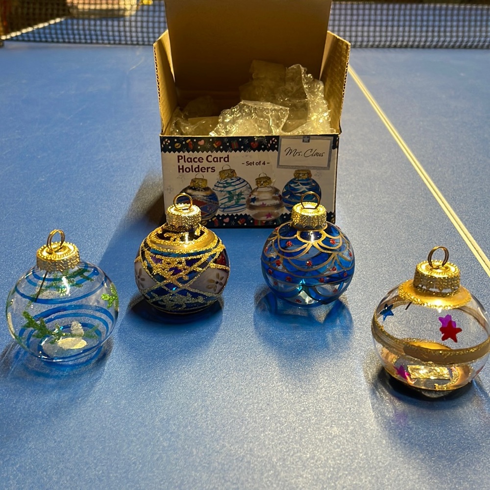 NIB 4 ornament place card holders.